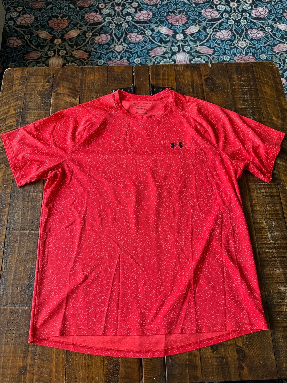 Under Armour Men’s XL The Tech Tee Red Speckled Loose Fit Athletic Shirt